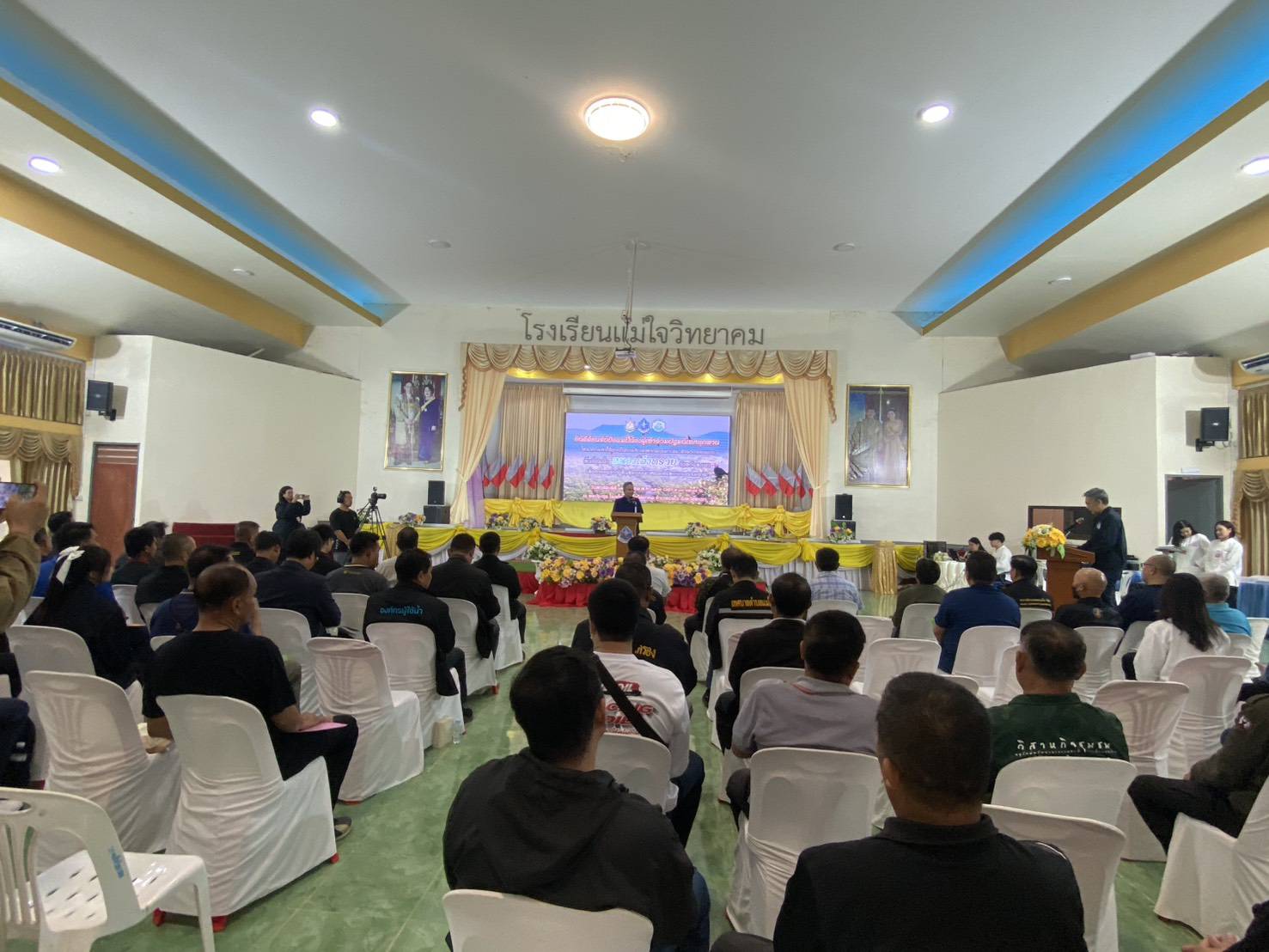 จังหวัดพะเยา จัดประชุมปฐมนิเทศศึกษาออกแบบพื้นที่ชุมน้ำ &ldquo;หนองเล็งทราย&rdquo; มุ่งอนุรักษ์ฟื้นฟูระบบนิเวศ ควบคู่กับการดำรงชีวิตและใช้ประโยชน์ของประชาชน