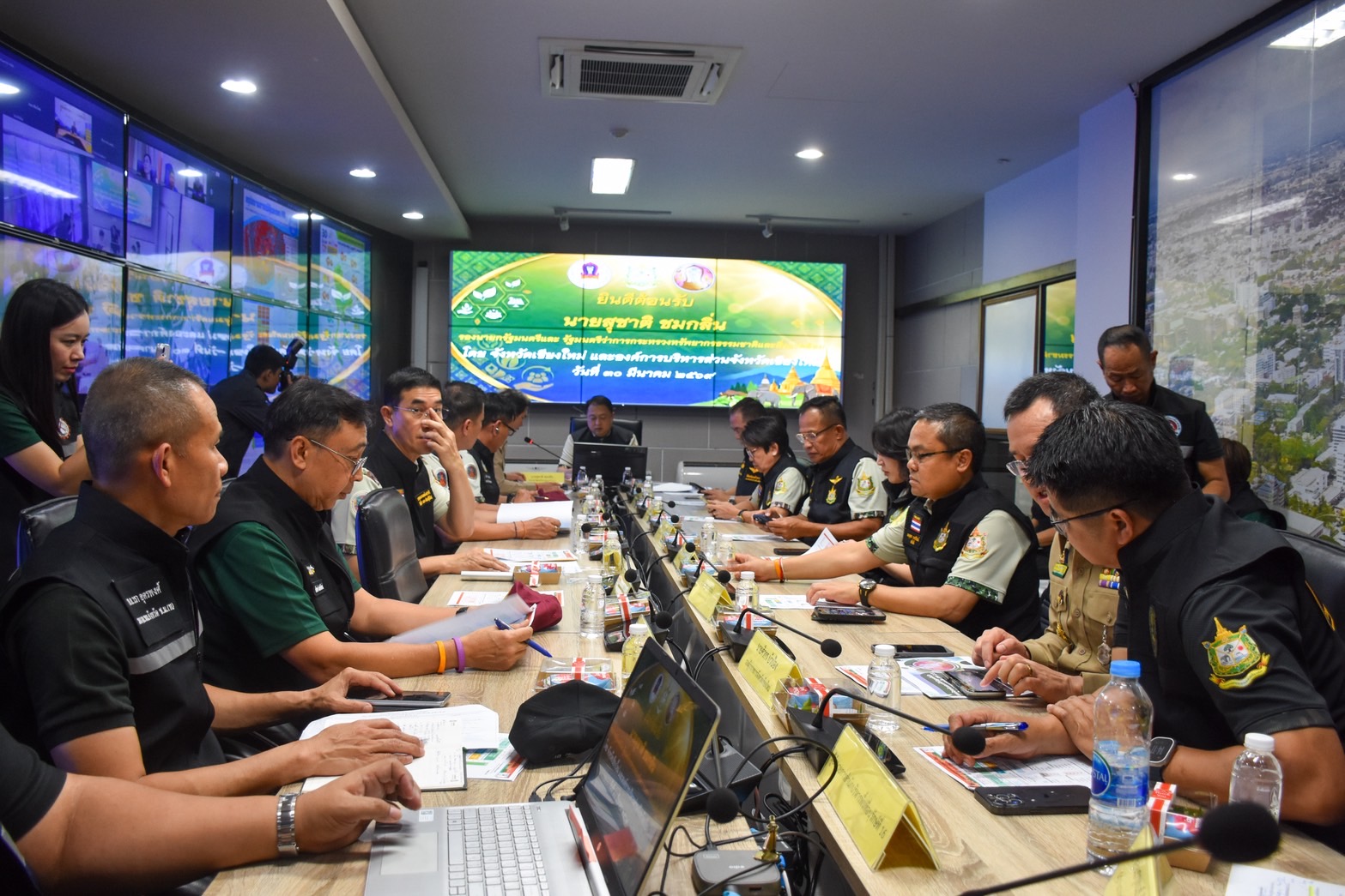 รองนายกฯ สุชาติ ลงพื้นที่ จ.เชียงใหม่ ติดตามสถานการณ์ไฟป่า ให้กำลังใจเจ้าหน้าที่ เผยรัฐบาลพร้อมสนับสนุนอย่างเต็มที่