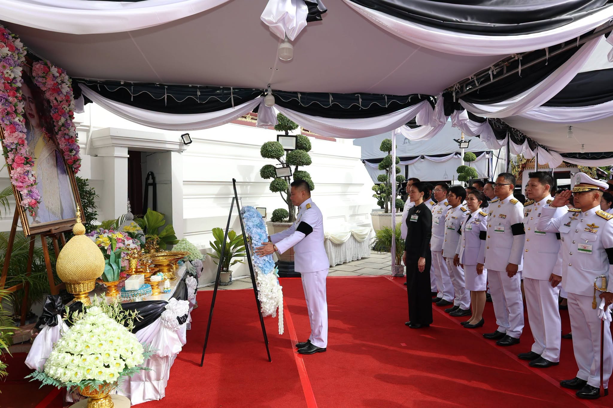 จังหวัดลำปาง ร่วมเป็นเจ้าภาพบำเพ็ญกุศลถวายพระบรมศพ สมเด็จพระนางเจ้าสิริกิติ์ พระบรมราชินีนาถ พระบรมราชชนนีพันปีหลวง