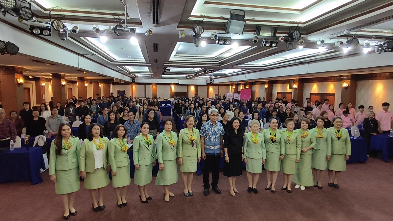 สหพันธ์สมาคมสตรีนักธุรกิจและวิชาชีพแห่งประเทศไทย ในพระบรมราชินูปถัมภ์ จังหวัดแพร่ ร่วมกับ สถาบันคุณวุฒิวิชาชีพ (TPQI) ประสบความสำเร็จในการจัดอบรม "นักเล่าเรื่องท้องถิ่น" ปั้นบุคลากรท่องเที่ยววิถีใหม่ ดัน Soft Power ผ่านโลกออนไลน์