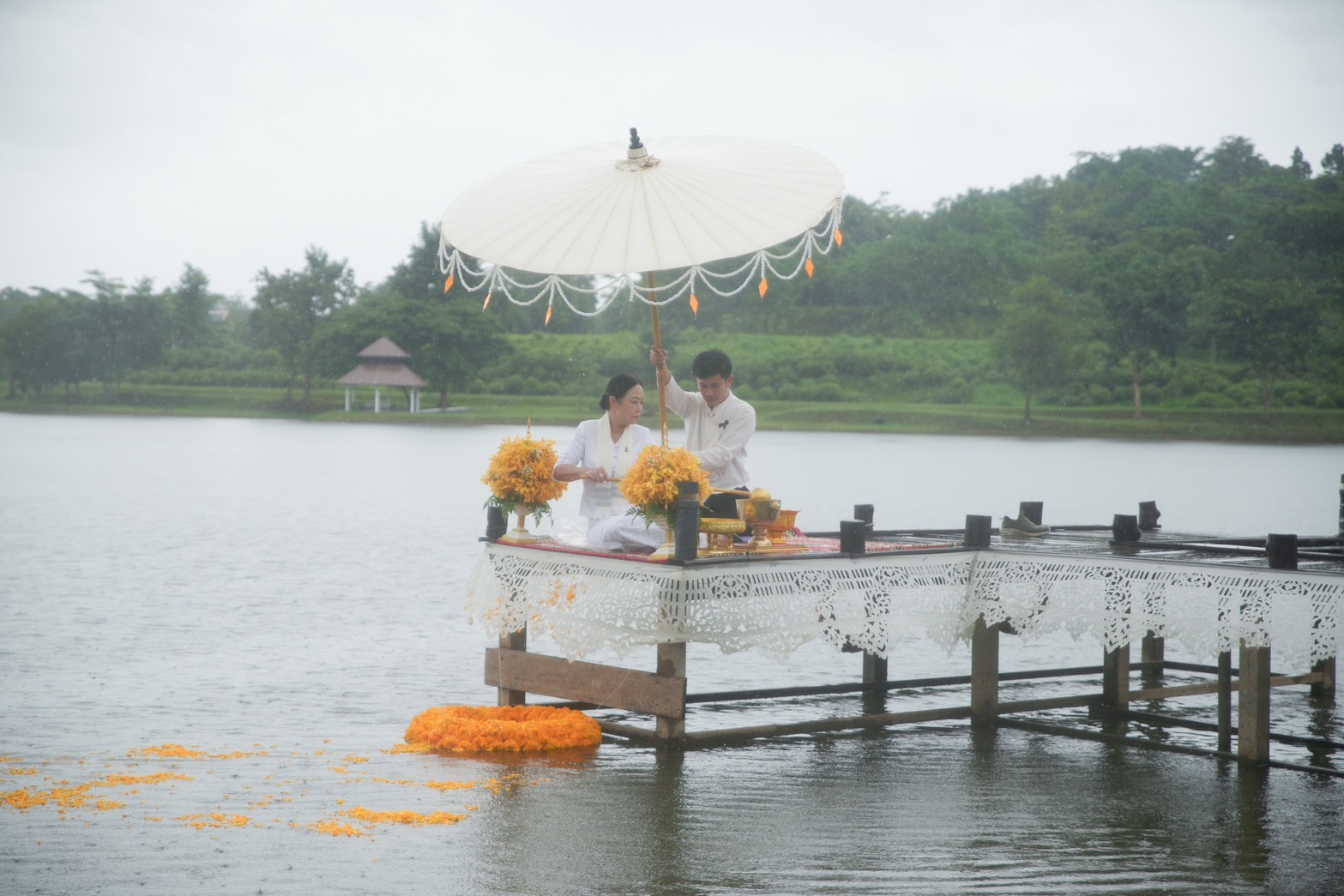 มหาวิทยาลัยพะเยา จัดพิธีตักน้ำเจริญพระพุทธมนต์น้ำสรงพระธาตุจอมทอง สืบสานประเพณีอันดีงาม ประจำปี 2569