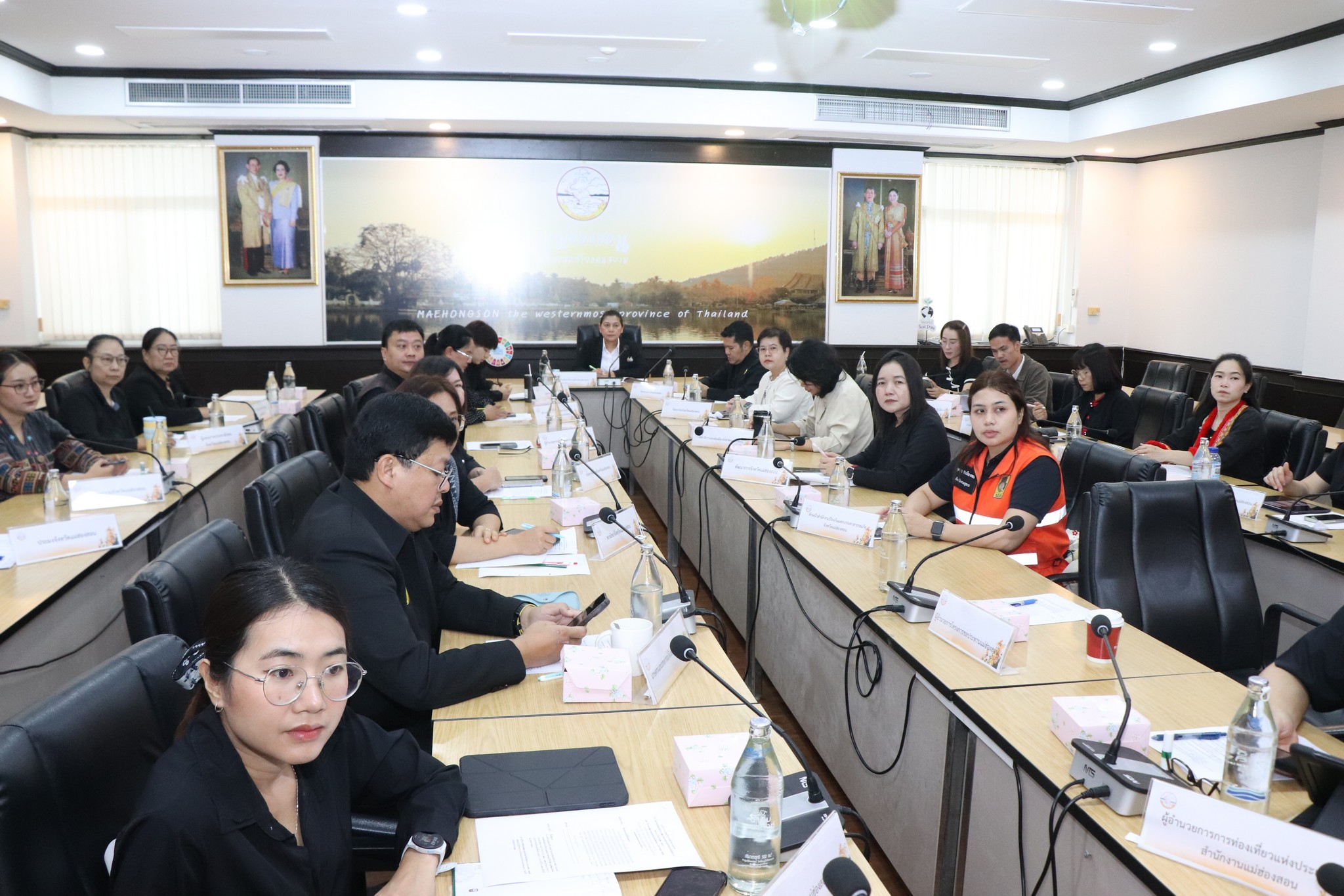 จังหวัดแม่ฮ่องสอน เข้าร่วมการประชุมปรึกษาหารือเพื่อรับฟังความคิดเห็นต่อ (ร่าง) วัตถุประสงค์และทิศทางการพัฒนาในอนาคตของกลุ่มจังหวัดภาคเหนือตอนบน 1 ระยะ 10 ปี (พ.ศ.2571-2580) ผ่านระบบออนไลน์ zoom meeting 