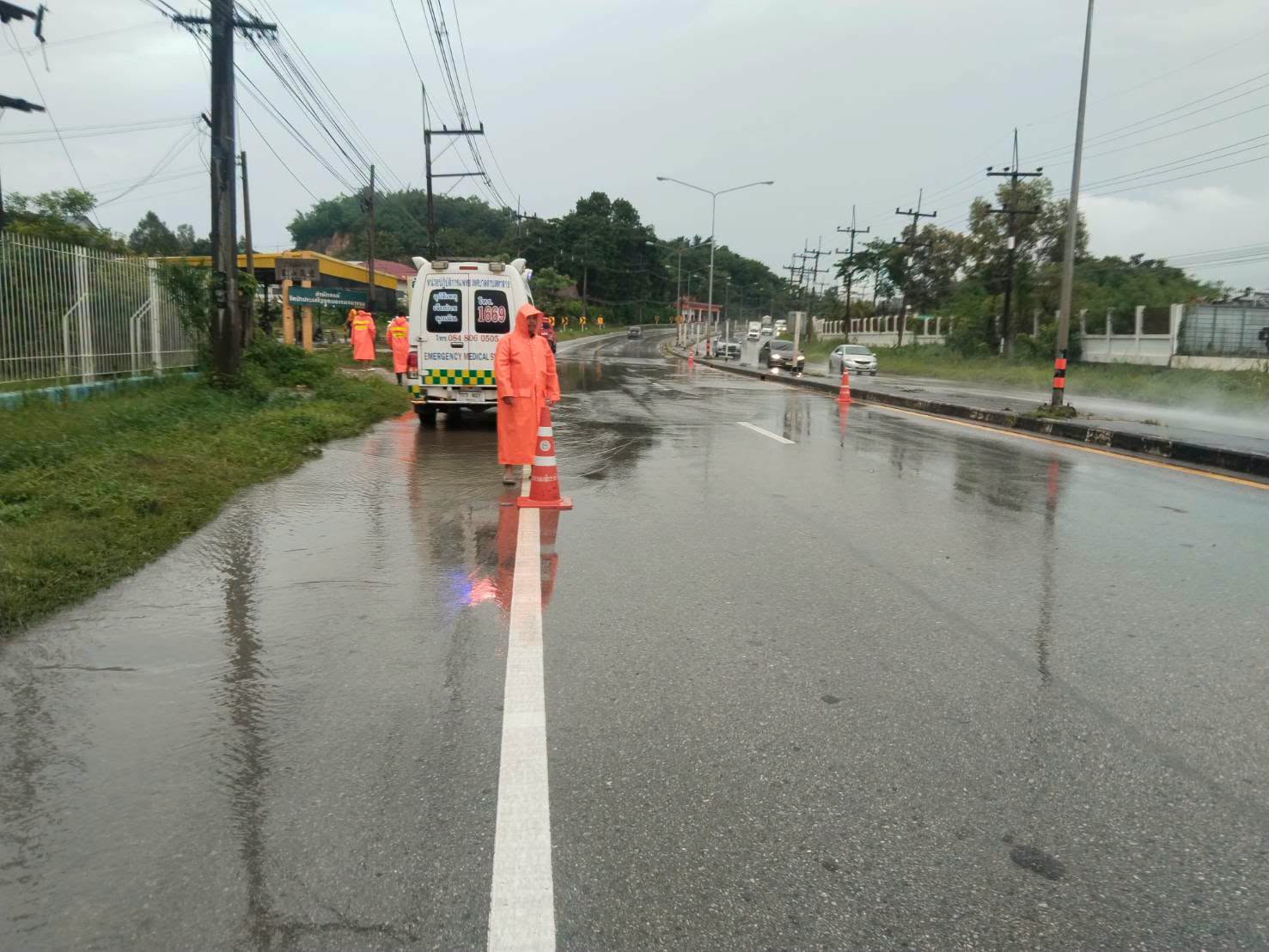 อัปเดตสถานการณ์ฝนตกหนักเชียงราย! ระดับน้ำกลับสู่สภาวะปกติแล้ว เจ้าหน้าที่รุดอำนวยความสะดวกเร่งด่วน