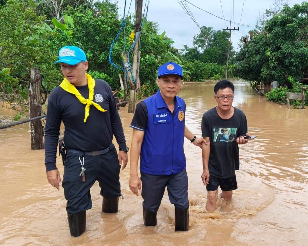 อำเภอเชียงม่วน เร่งสำรวจพื้นที่ เร่งช่วยเหลือประชาชน หลังจากระดับน้ำเริ่มลดลง