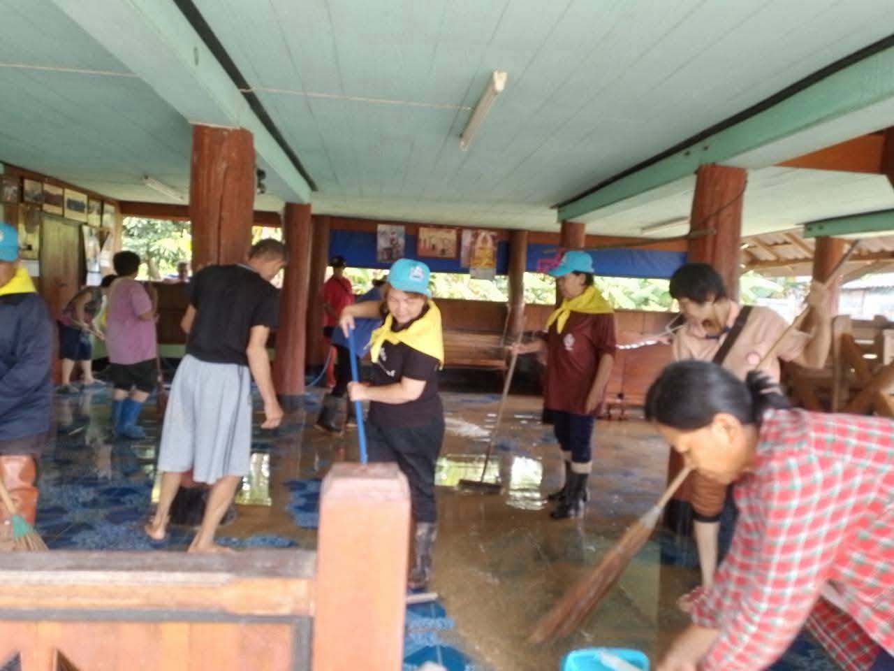 อำเภอปง ระดมกำลังฟื้นฟูพื้นที่น้ำท่วม และเฝ้าระวังฝนระลอกใหม่