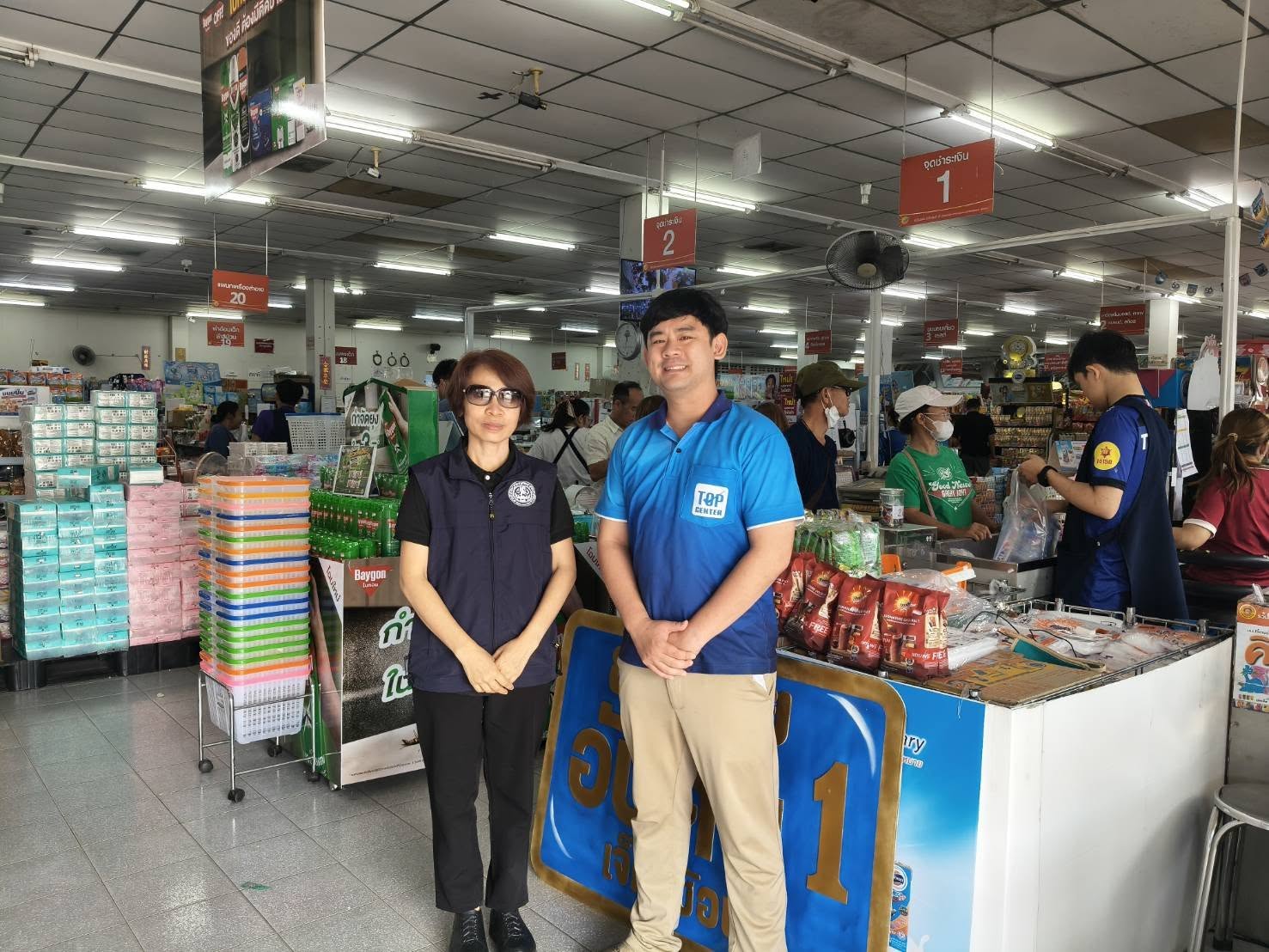 พาณิชย์จังหวัดแพร่ ติดตามสถานการณ์สินค้าอุปโภคบริโภคและปุ๋ยในพื้นที่ สร้างความมั่นใจและเป็นธรรมต่อผู้บริโภค