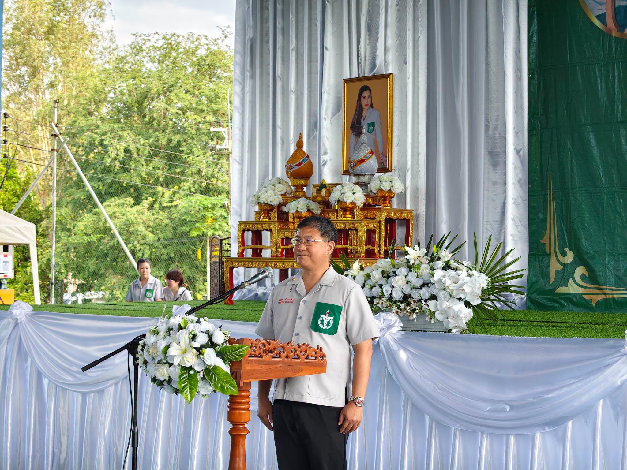 ลำปาง จัดหน่วยแพทย์เคลื่อนที่ พอ.สว. ให้บริการตรวจรักษาโรคฟรีแก่ประชาชน อำเภอแม่เมาะ