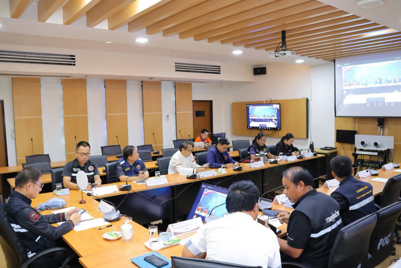 แม่ฮ่องสอนร่วมประชุม บกปภ.ช. รับข้อสั่งการนายกรัฐมนตรี เร่งสำรวจความเสียหาย วางแผนป้องกันอุทกภัย&ndash;ดินโคลนถล่ม พร้อมเร่งช่วยเหลือประชาชนอย่างทั่วถึง