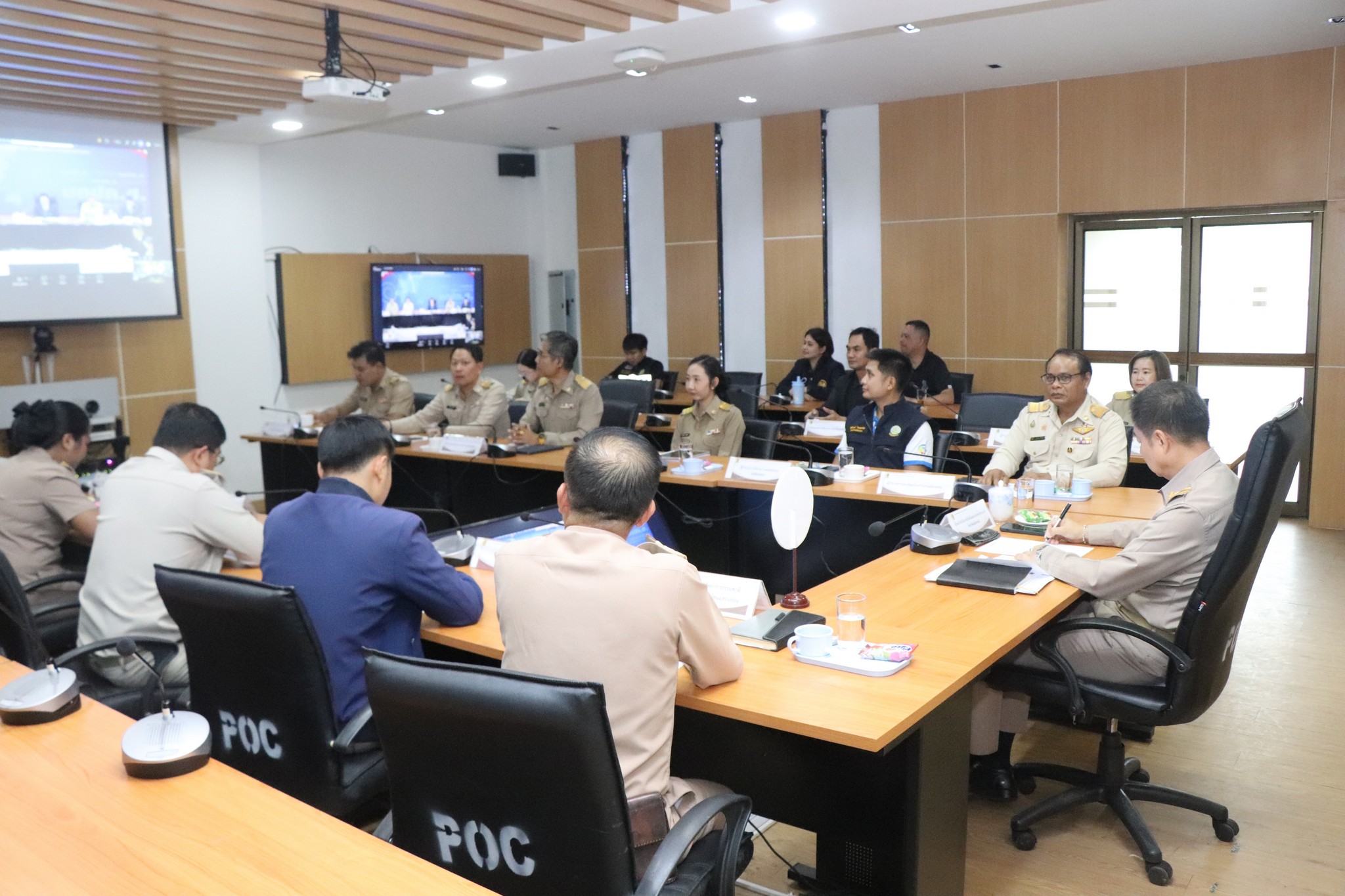 จังหวัดแม่ฮ่องสอน เข้าร่วมการประชุมกองบัญชาการป้องกันและบรรเทาสาธารณภัยแห่งชาติ (บกปภ.ช.) เพื่อติดตามสถานการณ์อุทกภัยและการให้ความช่วยเหลือผู้ประสบภัย