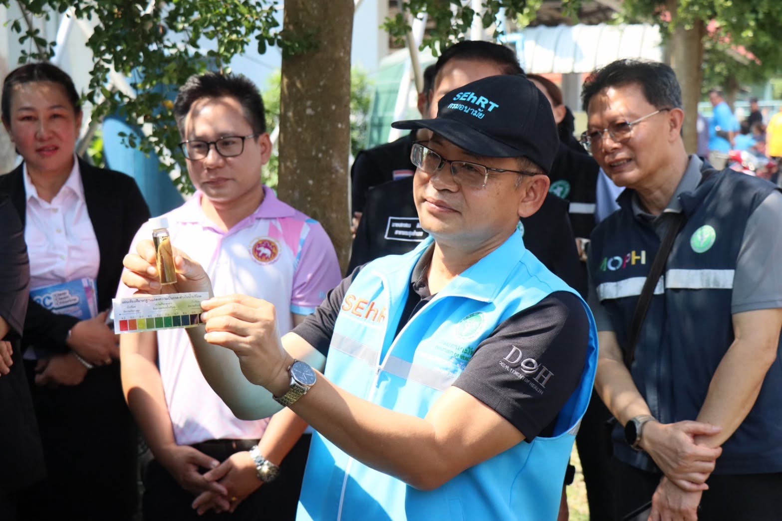 สสจ.เชียงราย ร่วมกรมควบคุมโรค&ndash;กรมอนามัย ลงพื้นที่แม่สาย เฝ้าระวังสารหนูในแม่น้ำสาย เดินหน้าดูแลสุขภาพประชาชนต่อเนื่อง