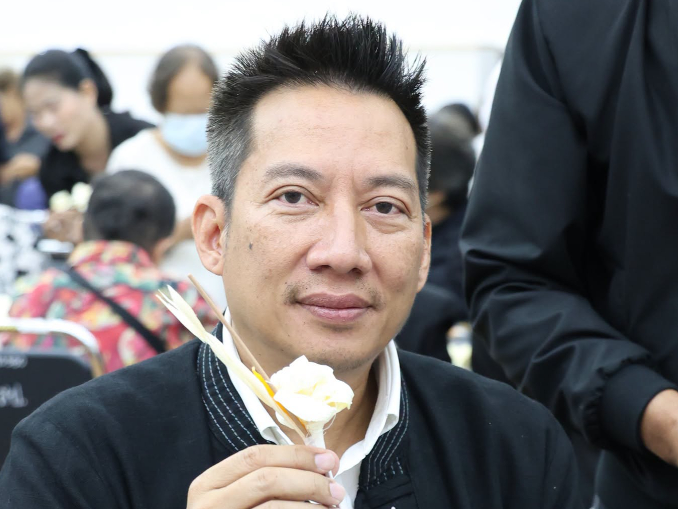 เทศบาลนครลำปาง จัดกิจกรรมการจัดทำดอกไม้จันทน์ สำหรับพระราชพิธีถวายพระเพลิงพระบรมศพ สมเด็จพระนางเจ้าสิริกิติ์ พระบรมราชินีนาถ พระบรมราชชนนีพันปีหลวง